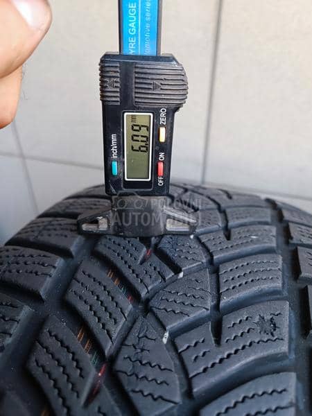 Goodyear 235/60 R17 Zimska