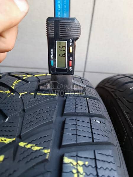Goodyear 235/60 R17 Zimska
