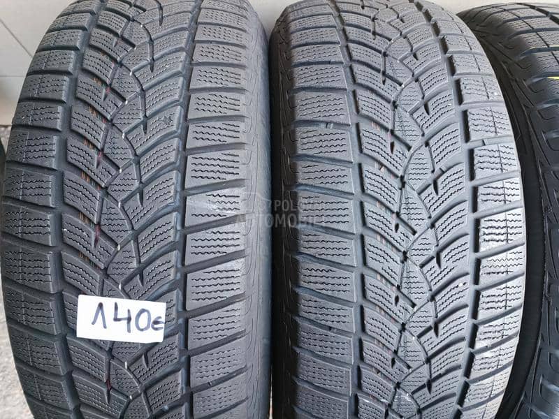 Goodyear 235/60 R17 Zimska