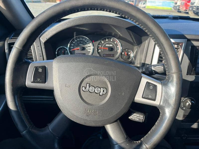 Jeep Grand Cherokee laredo