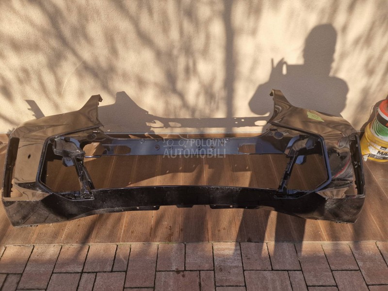 Prednji branik G05 M