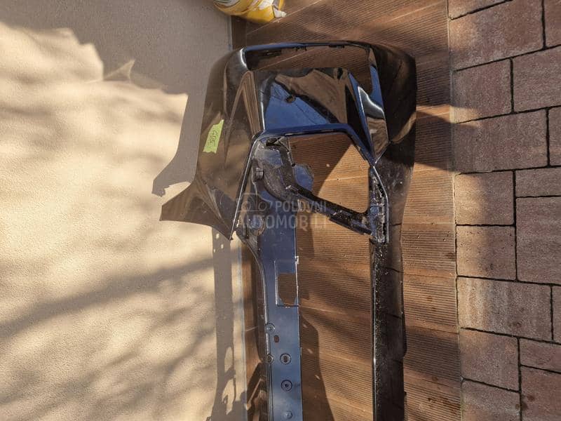 Prednji branik G05 M