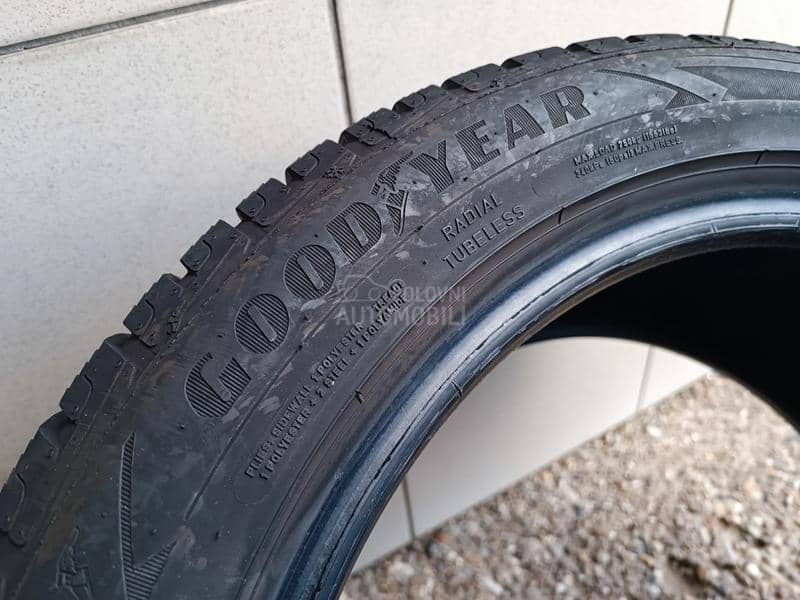 Goodyear 225/50 R17 Zimska