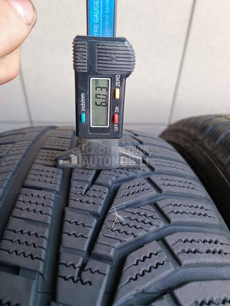 Hankook 235/60 R18 Zimska
