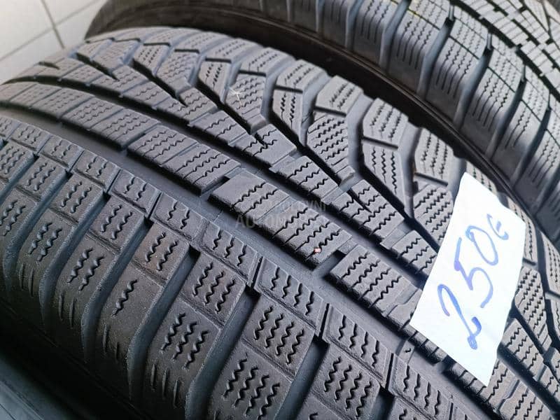 Hankook 235/60 R18 Zimska