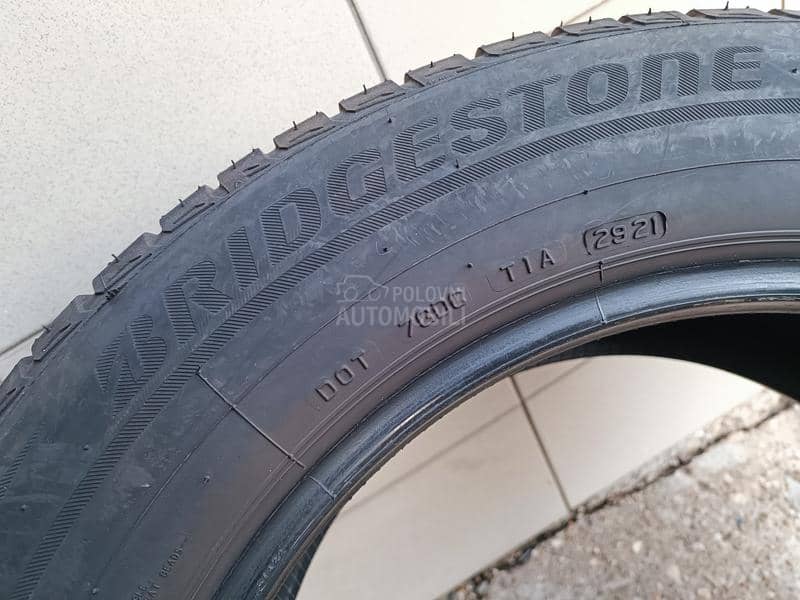 Bridgestone 235/60 R18 Zimska