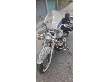 Yamaha XVS650 Classic,  V-Star