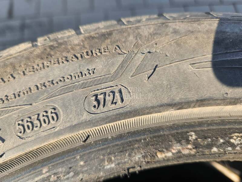 Starmaxx 215/45 R17 Letnja