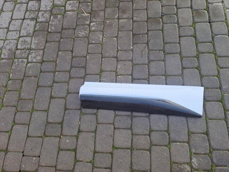 Lajsna zadnjih levih vrata