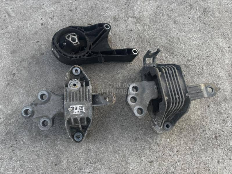 Drzac motora 1.7 cdti