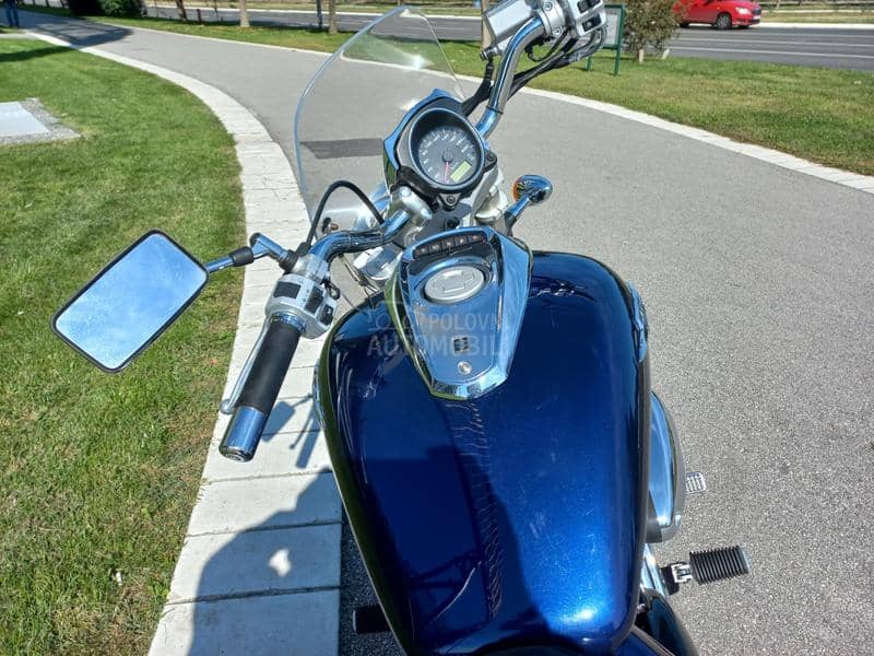 Suzuki Intruder M 800