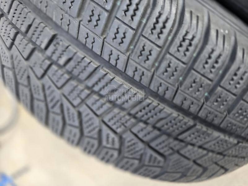 Hankook 205/55 R17 Zimska