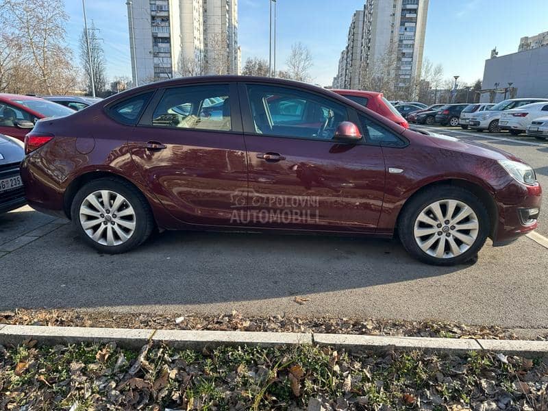Opel Astra J 1.6