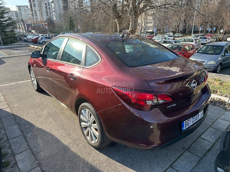 Opel Astra J 1.6