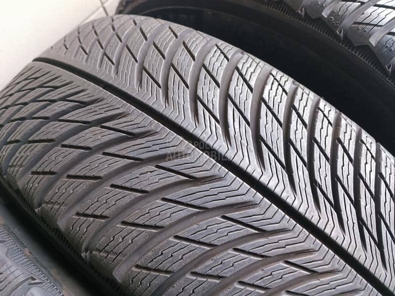Michelin 235/60 R18 Zimska