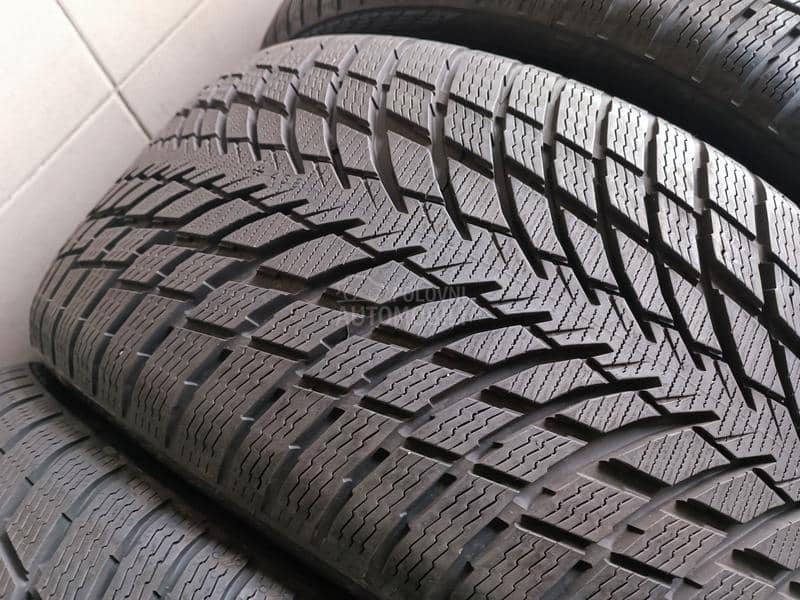 Nokian 245/35 R20 Zimska