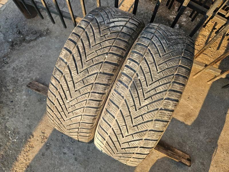 Vredestein 215/55 R16 Sve sezone