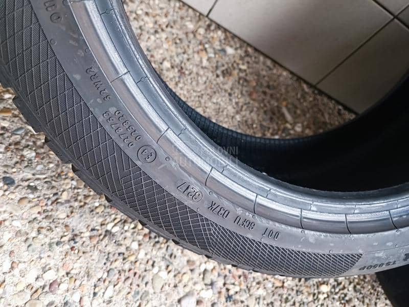 Continental 235/45 R18 Zimska
