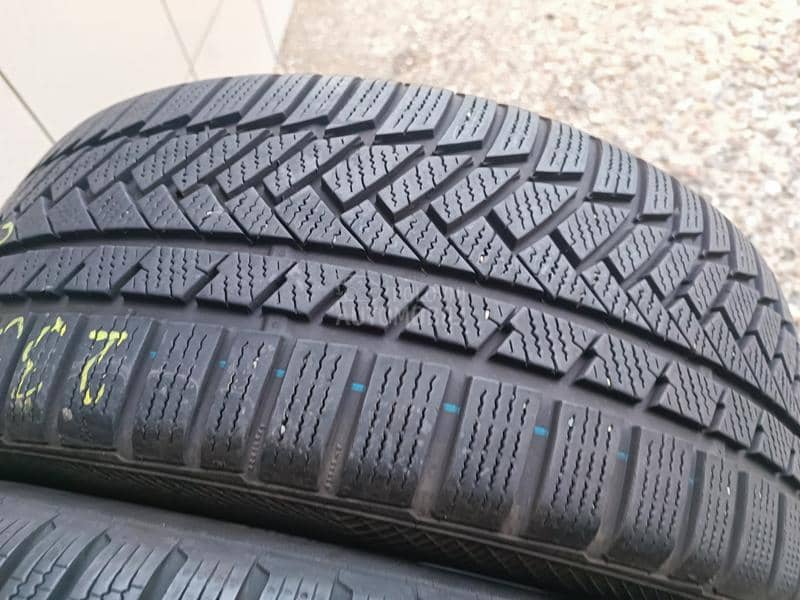 Continental 235/45 R18 Zimska