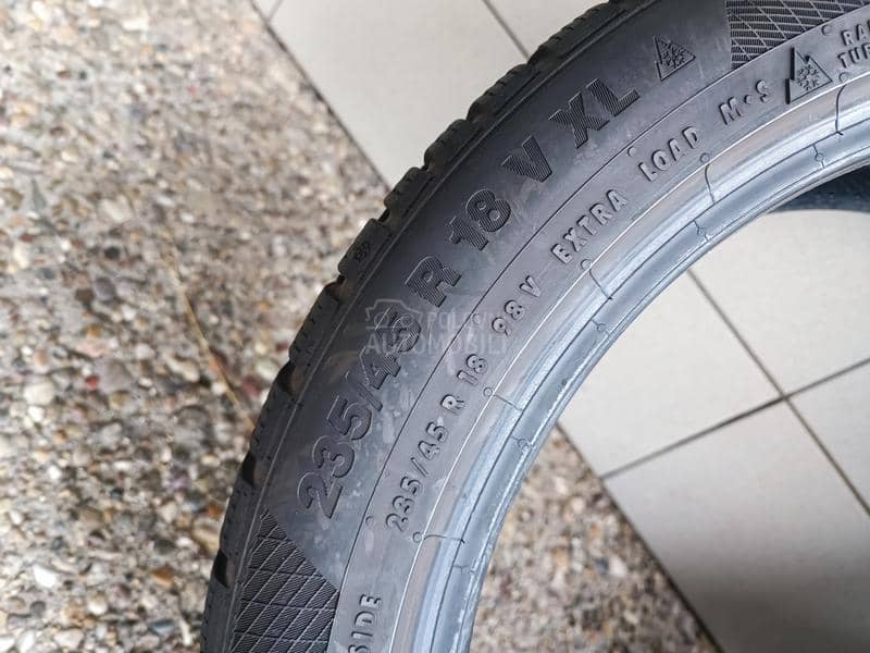 Continental 235/45 R18 Zimska