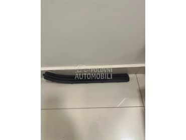 Lajsna na pragu zadnjig vrata za Volkswagen Touareg