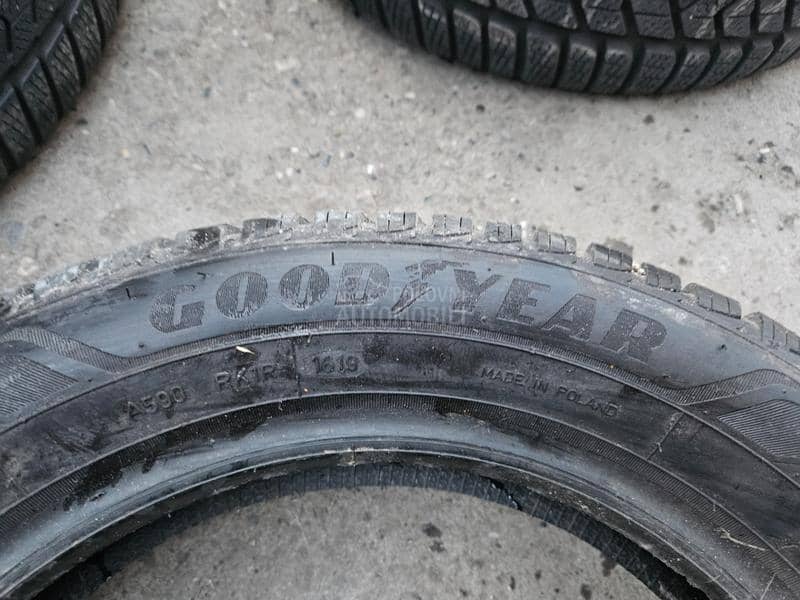 Goodyear 185/60 R15 Zimska