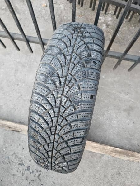 Goodyear 185/60 R15 Zimska