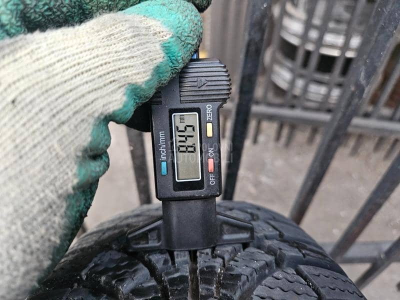 Goodyear 185/60 R15 Zimska