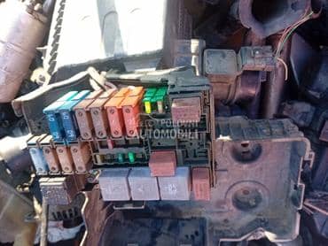 kutija sa osiguracima za Renault Laguna