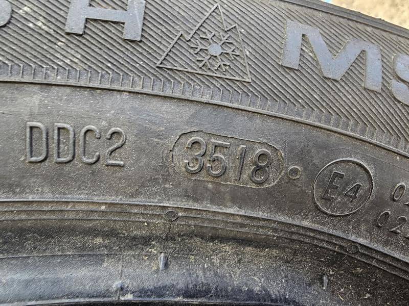 Uniroyal 195/55 R16 Zimska