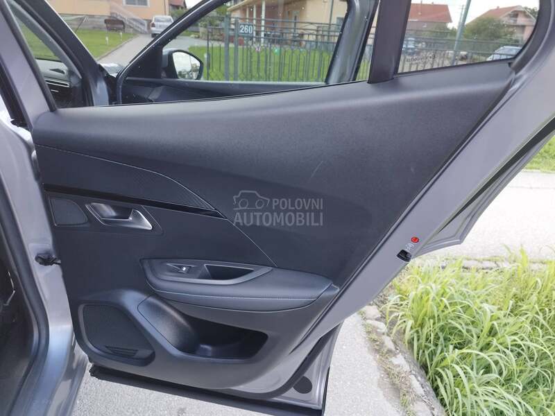 Peugeot 2008 1.5 BLUEHDI ALLURE