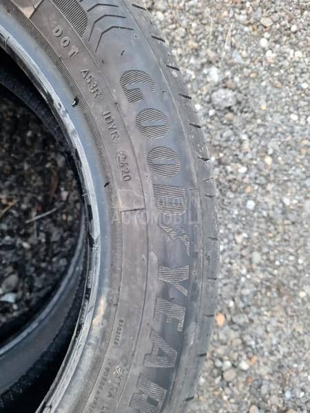 Goodyear 215/55 R17 Letnja