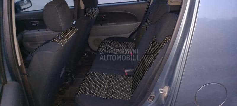 Daihatsu Sirion 1000 b 2009. god. -  kompletan auto u delovima