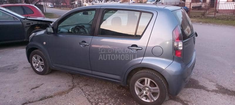 Daihatsu Sirion 1000 b 2009. god. -  kompletan auto u delovima