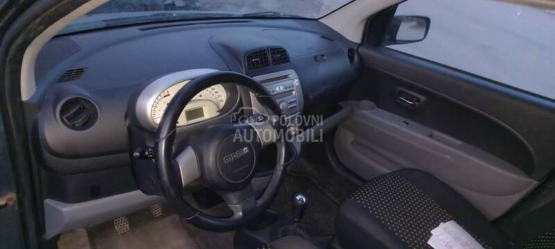 Daihatsu Sirion 1000 b 2009. god. -  kompletan auto u delovima