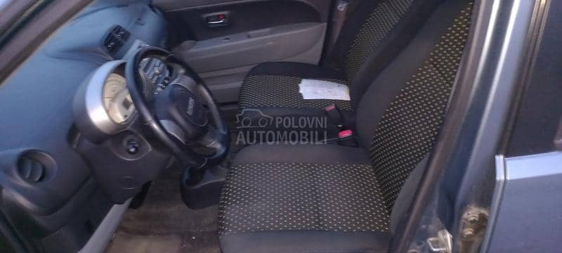 Daihatsu Sirion 1000 b 2009. god. -  kompletan auto u delovima
