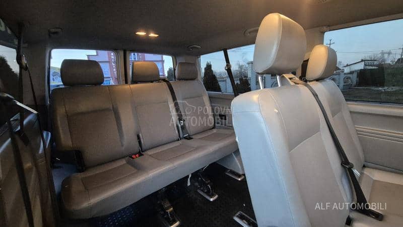 Volkswagen Transporter T5 2.5 TDI CARAVELA
