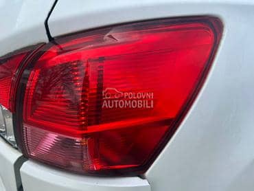 Stop svetlo desno za Nissan Qashqai od 2006. do 2009. god.