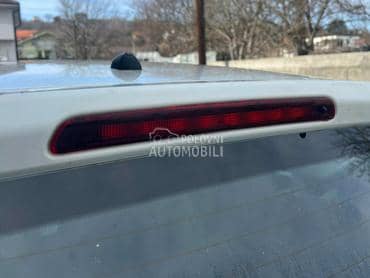 Stop svetlo treće za Nissan Qashqai od 2006. do 2013. god.