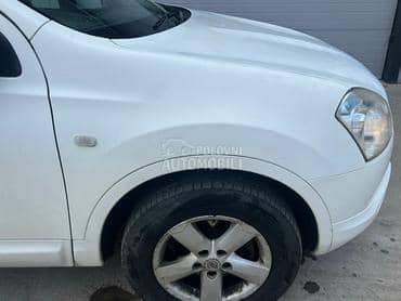 Krilo desno belo 326G za Nissan Qashqai od 2006. do 2013. god.