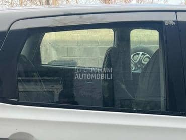 Staklo zadnje desno za Nissan Qashqai od 2006. do 2013. god.