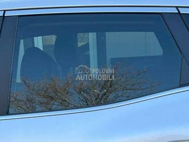 Staklo zadnje levo za Renault Kadjar od 2015. do 2022. god.