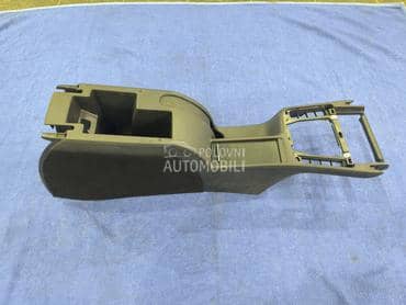 Plastika naslona oko menjaca za Škoda Superb od 2008. do 2014. god.