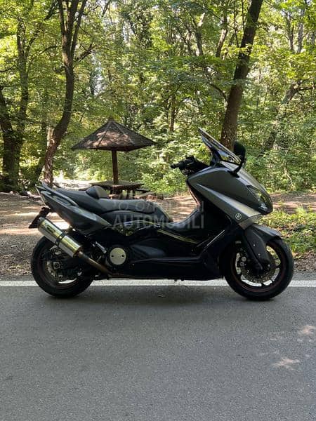 Yamaha t max 530
