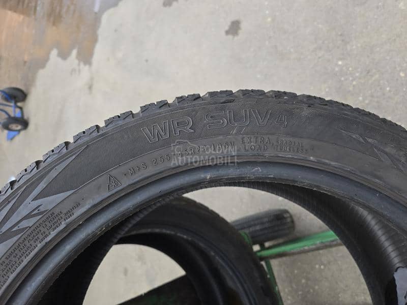 Nokian 255/45 R20 Zimska