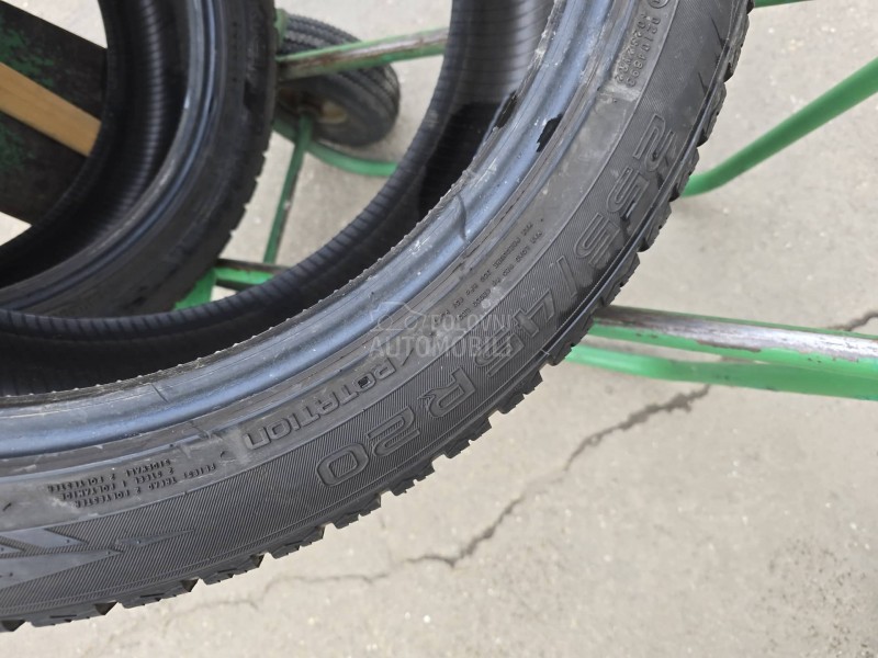 Nokian 255/45 R20 Zimska
