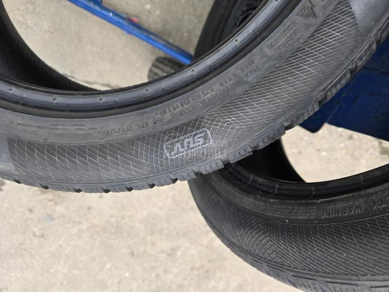 Continental 235/50 R18 Zimska