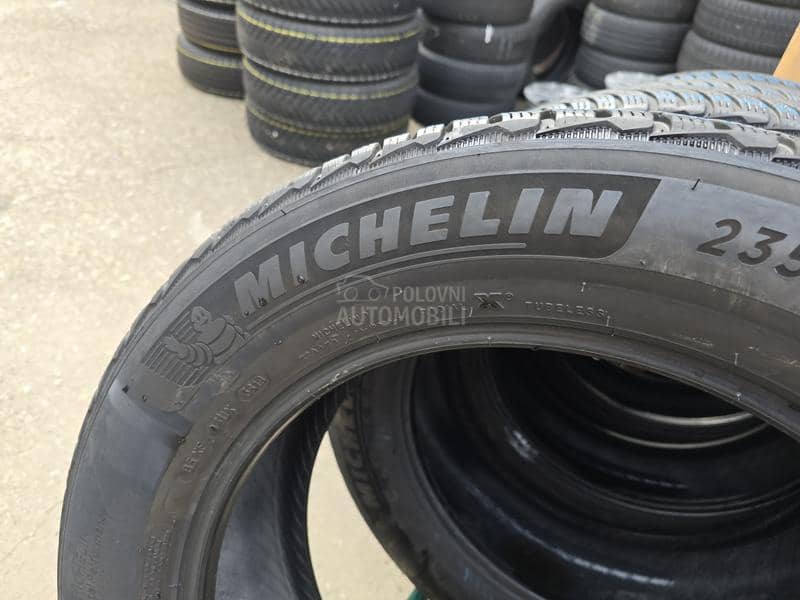 Michelin 235/60 R18 Zimska