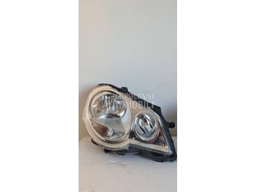 Desni far za Volkswagen Polo od 2004. do 2008. god.