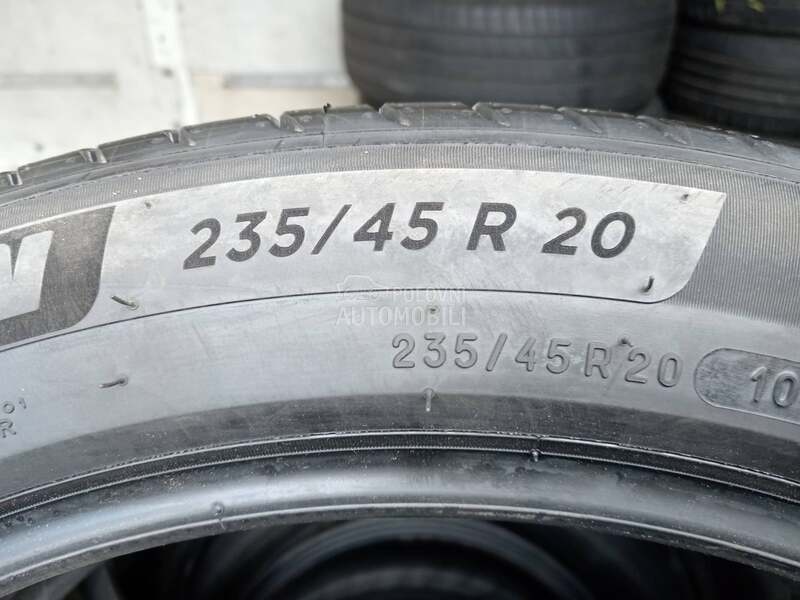 Michelin 235/45 R20 Letnja